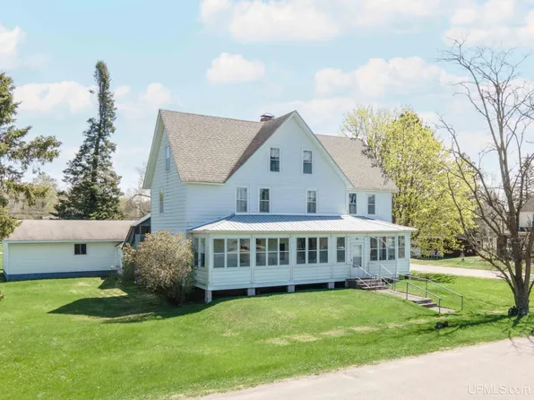 511 Bell Ave, Channing, MI 49815