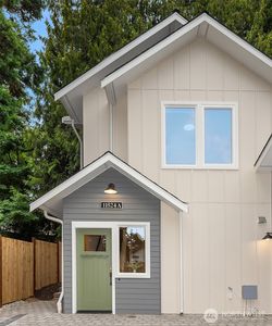 11524 38th Avenue NE #A, Seattle, WA, 98125