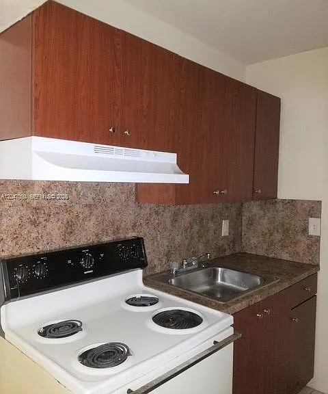 2230 Madison St #14 — Photo 5