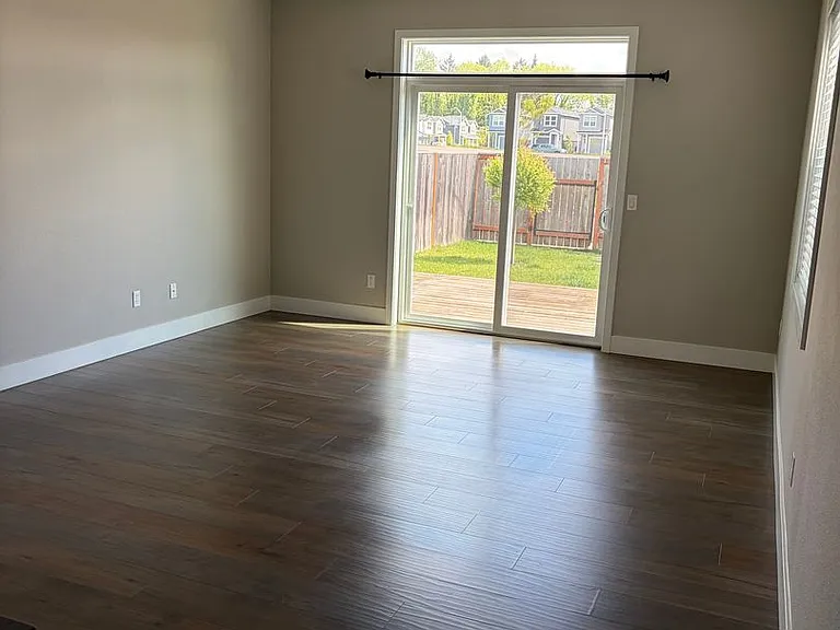 332 E Wayno Way — Photo 7