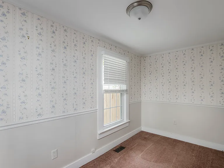 206 Oliver St — Photo 8