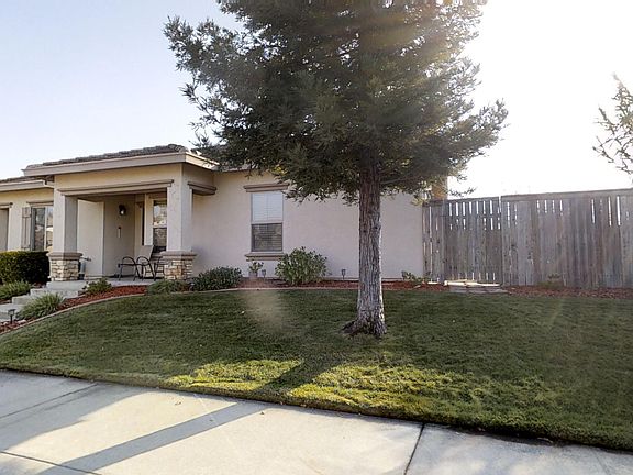 2nd image of 320 Highfield Cir