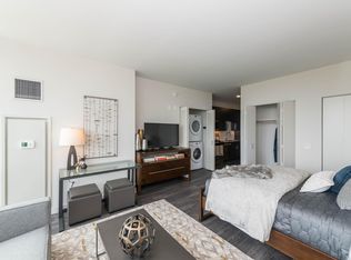 811 W Montrose Ave #1315, Chicago, IL 60613
