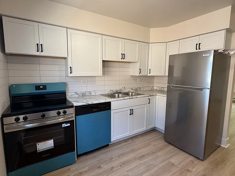 11043 S Longwood Dr #4 — Photo 1