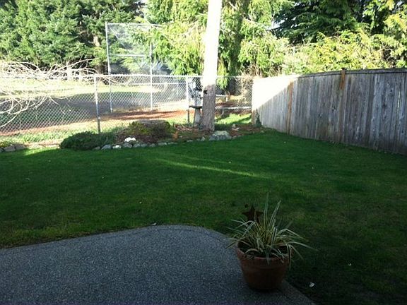 3rd image of 4807 Siskiyou Loop SE