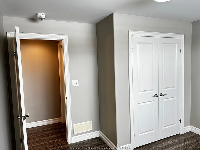 2125 Fox Run Rd — Photo 12