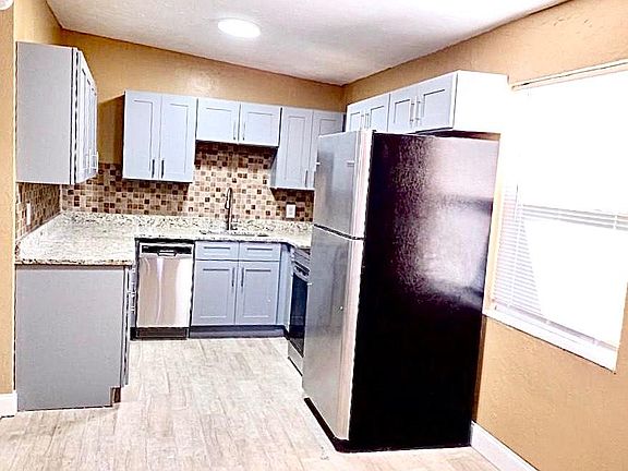 4th image of 1362 Gardenia Ave