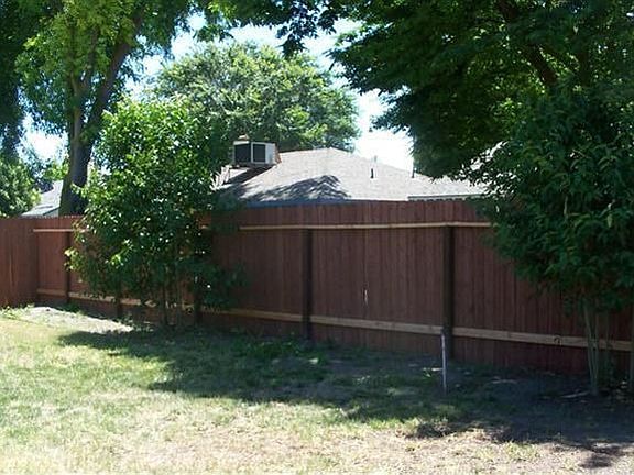 2nd image of 724 Newhall Ct