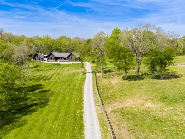 934 Hickory Hills Dr, Franklin, TN 37067
