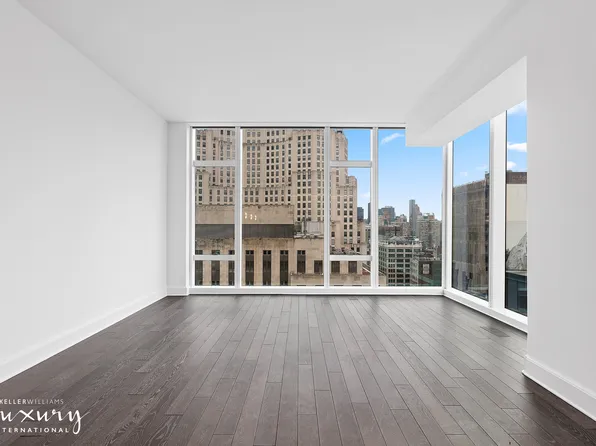 45 East 22nd Street image 2 of 22