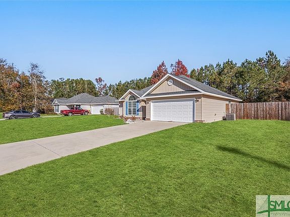 3rd image of 105 Kingsley Drive S