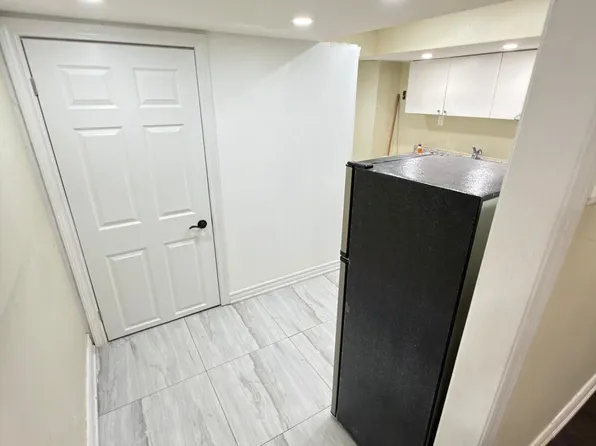 35 Mantis Rd #Basement, Toronto, ON M1X 1Y3