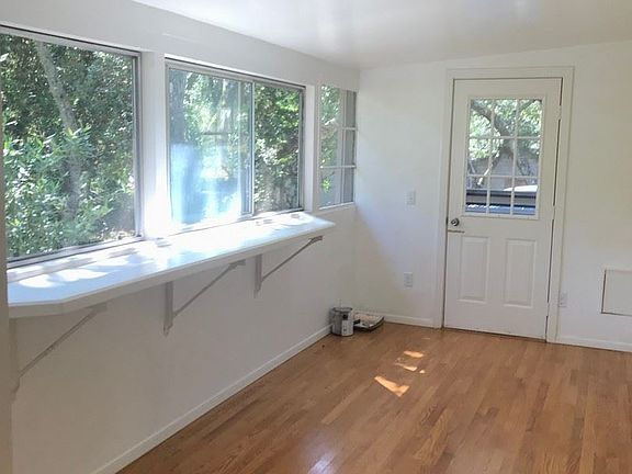 4th image of 16793 Park Ave
