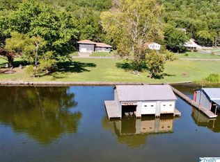 299 Honeycomb Rd, Grant, AL 35747