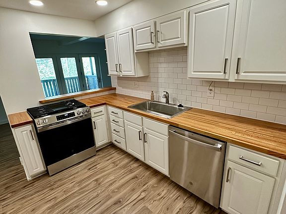 2nd image of 3636 Taliluna Ave #1