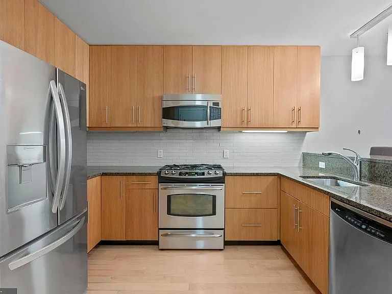 1425 Locust St #3E — Photo 7