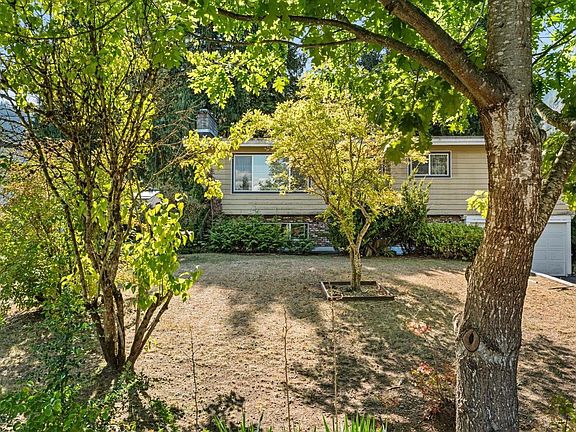 2nd image of 63752 Heather Ave