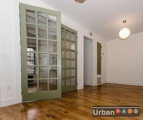 2nd image of 422 Melrose St #3B