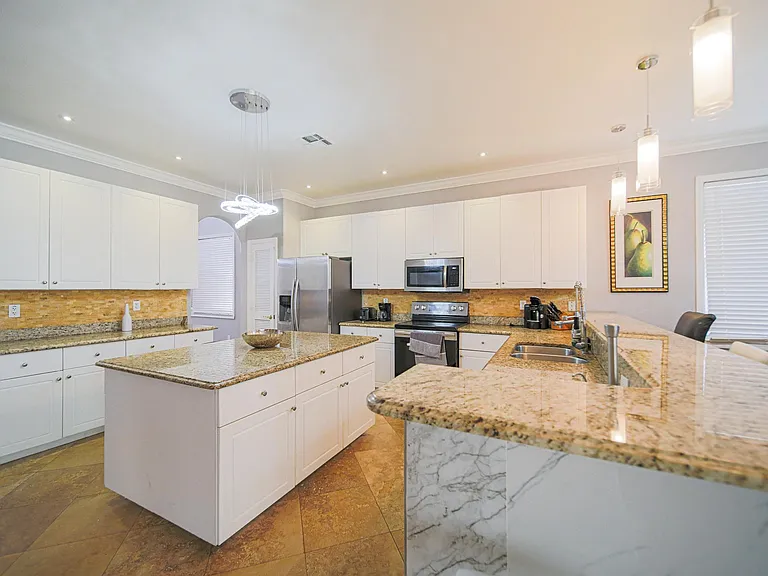 8659 Pegasus Dr — Photo 40