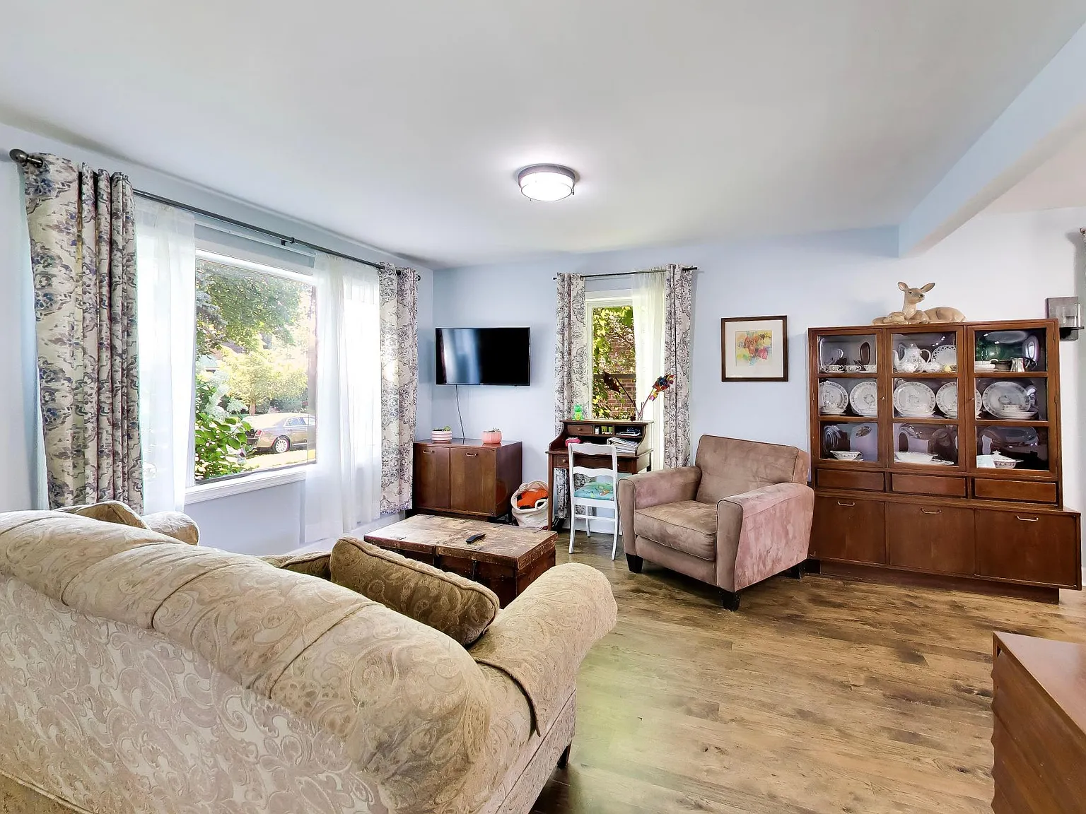 4 bed, 2482 sqft, $4,000 — Photo 4
