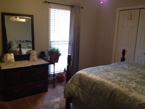 5th image of 121 Lincoln Ln
