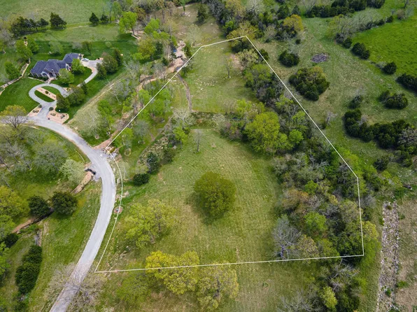 4273 S 93rd Road, Bolivar, MO 65613