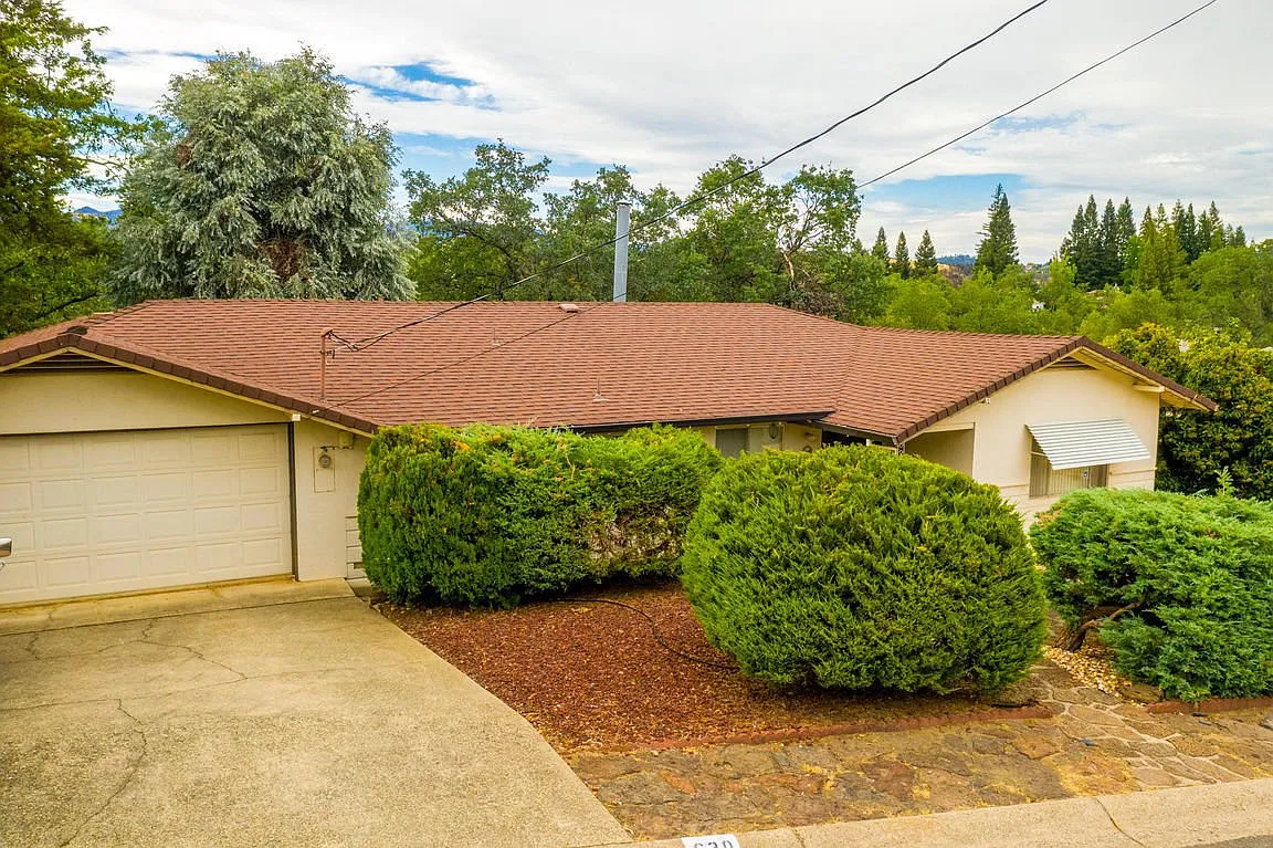 630 Overhill Dr photo 1