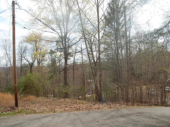 5th image of 391 Oak Leaf St