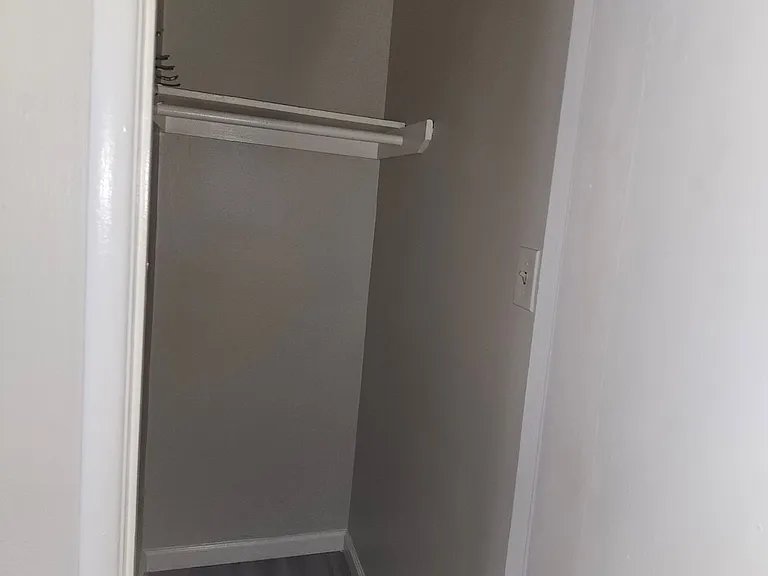 5729 California Ave — Photo 10