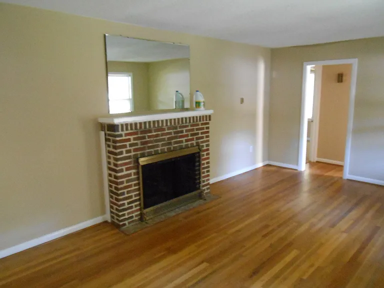 102 Wheeler Dr — Photo 6