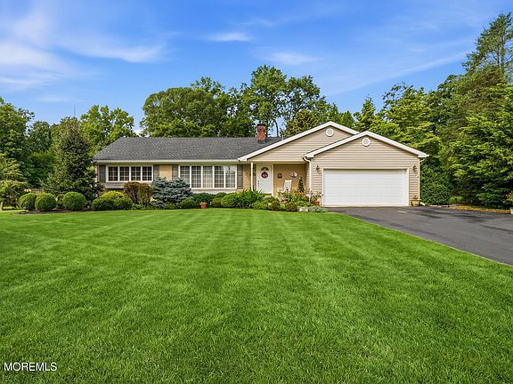 4th image of 251 Hamiltonian Drive