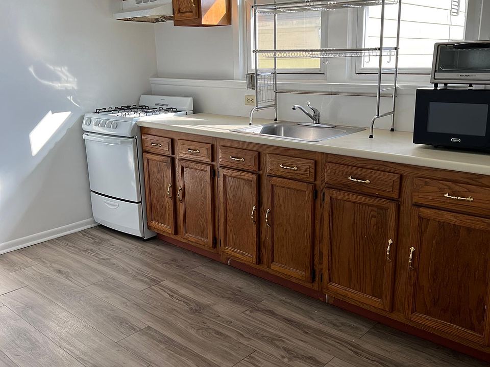 1st image of 50 Huber Pl Floor 2