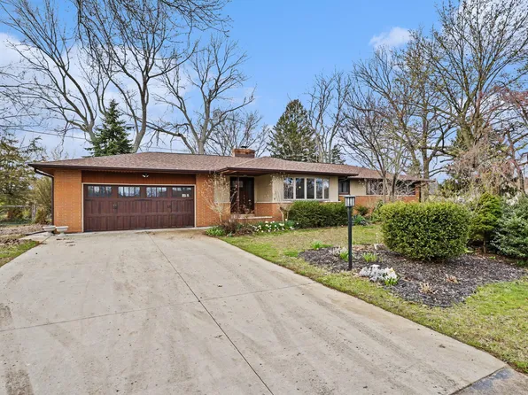 566 Kublick Dr, Benton Harbor, MI 49022