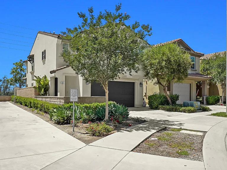 821 Parisa Pl — Photo 4