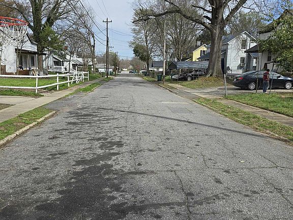 5th image of 304 Elm St