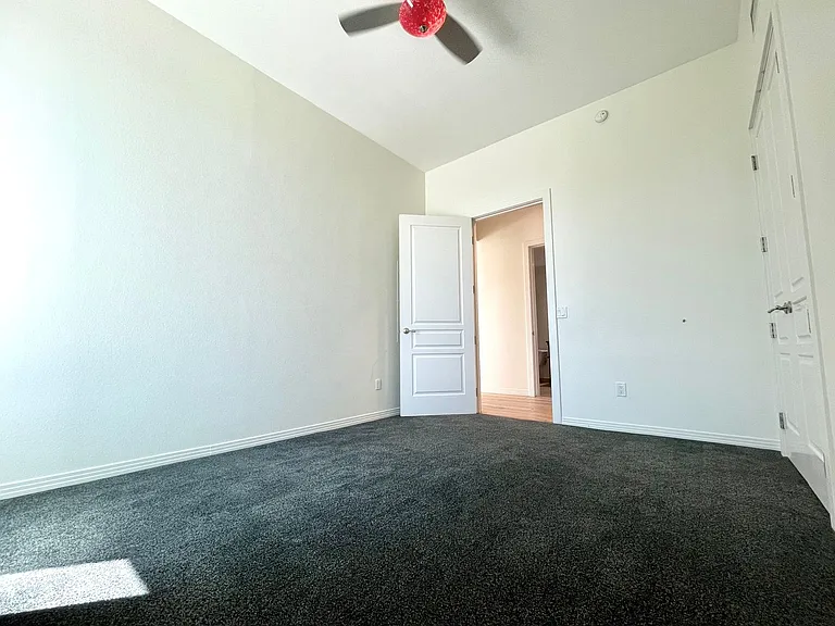 360 E Desert Inn Rd #402 — Photo 21