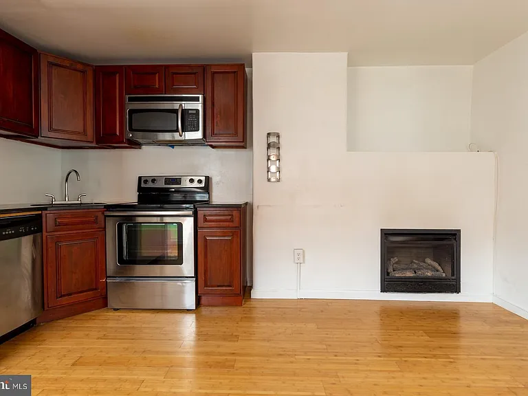 619 S 16th St #3R — Photo 6