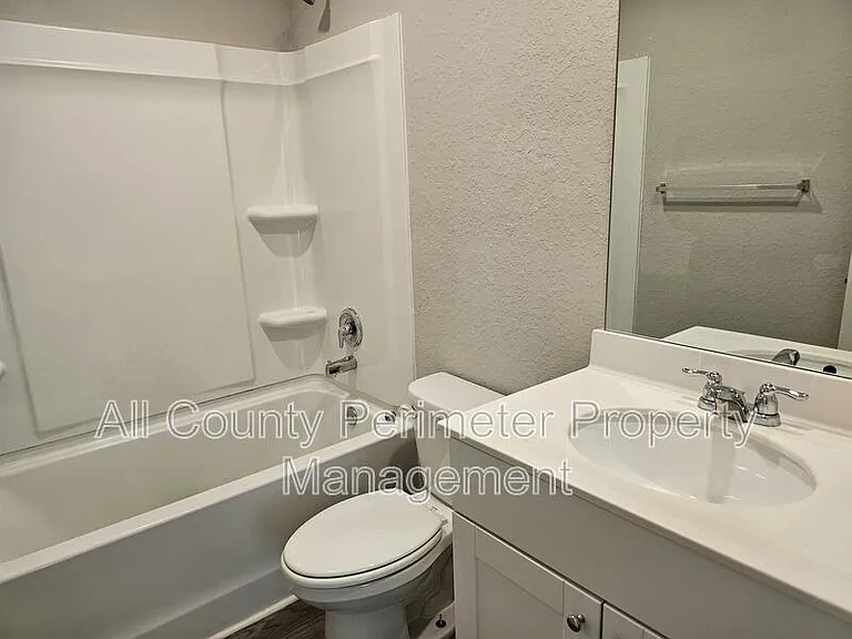 303 Augusta Woods Dr — Photo 14