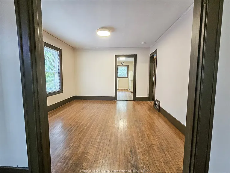 1342 Parent Ave #UPPER — Photo 17