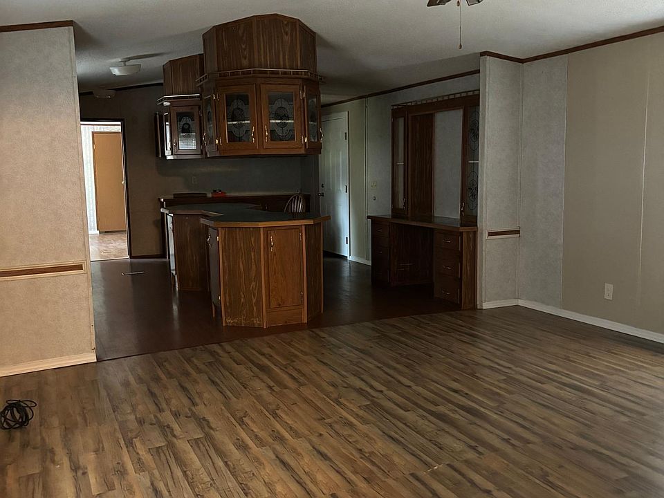 2nd image of 842 Carter Rd