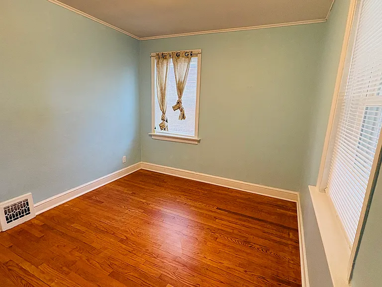 8751 Bridgeport Ave — Photo 17
