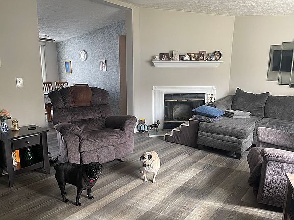 4th image of 8142 Emerald Ln W #119