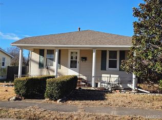 305 N James St, Sparta, IL 62286