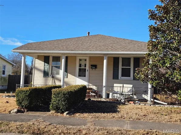 305 N James St, Sparta, IL 62286
