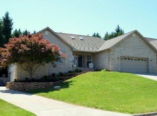 2925 Innisbrook Dr, Maryville, TN 37801