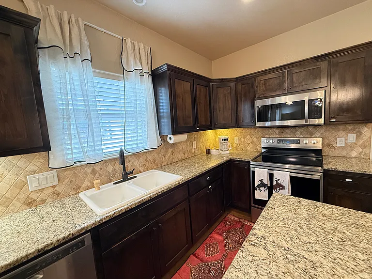 101 Ironway Dr — Photo 6