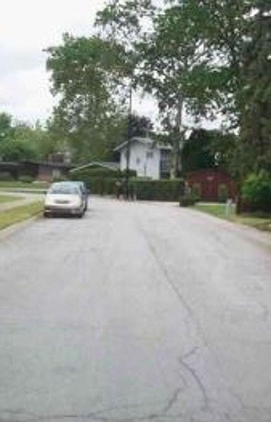Exterior Neighborhood (street photo)