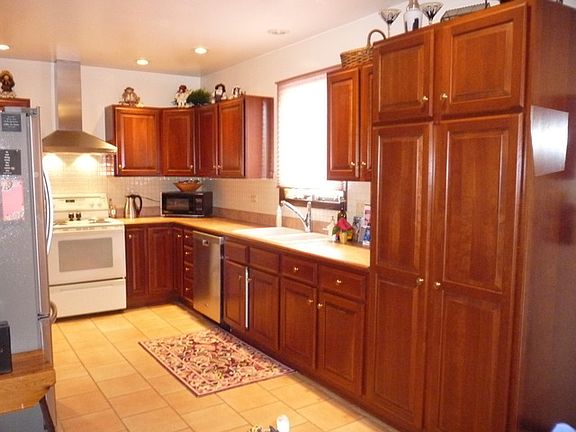 2nd image of 2709 N 76th Ct