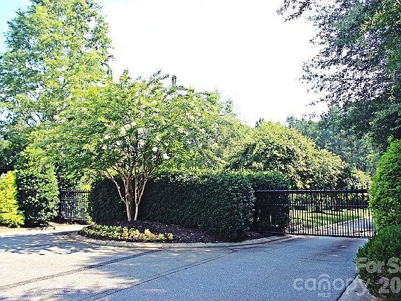 3rd image of 6020 Plantation Pointe Dr #91