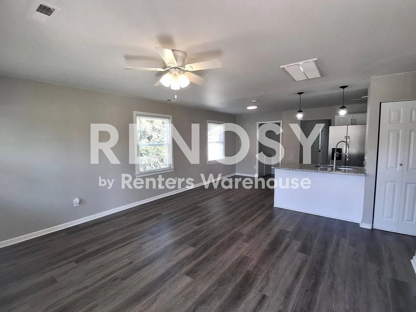 Discover a home that offers more space than meets the eye! — Photo 2